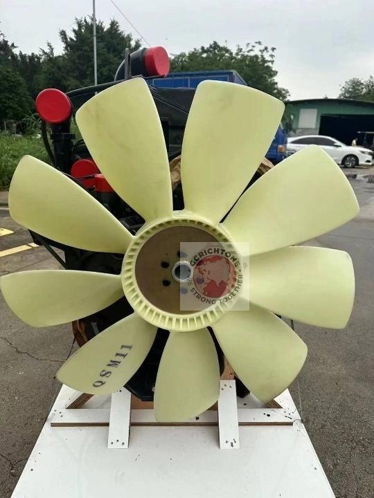 Дизельный двигатель Cummins QSM11 8 (1) Дизельный двигатель Cummins QSM11